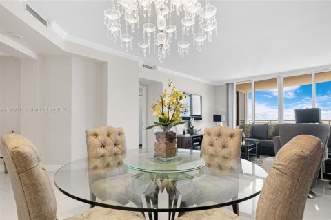 Condominio en alquiler en Miami, Florida, 2 dormitorios, 157.38 m2 № 1895952 - foto 9
