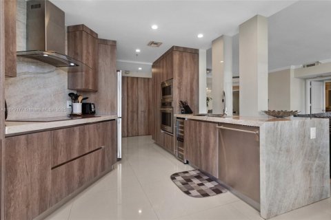 Condominio en alquiler en Miami, Florida, 2 dormitorios, 157.38 m2 № 1895952 - foto 16