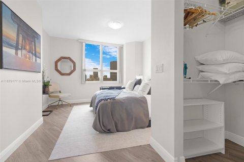 Condominio en alquiler en Miami, Florida, 2 dormitorios, 157.38 m2 № 1895952 - foto 27