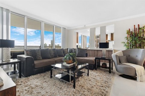 Condominio en alquiler en Miami, Florida, 2 dormitorios, 157.38 m2 № 1895952 - foto 7