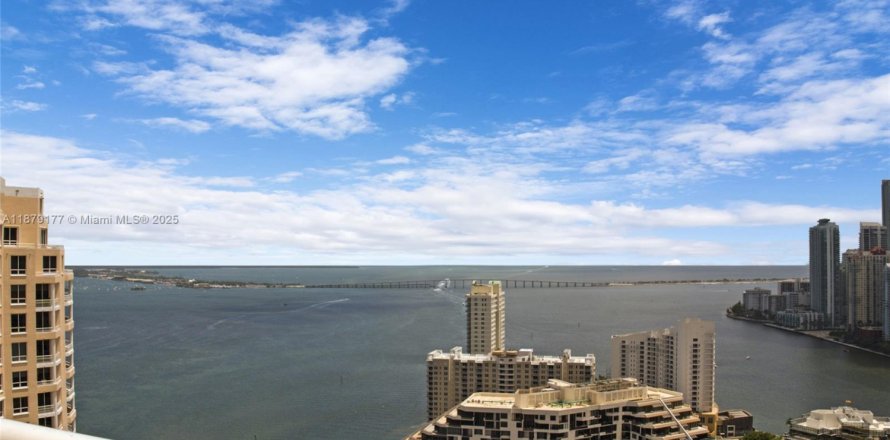 Condominio en Miami, Florida, 2 dormitorios № 1895952