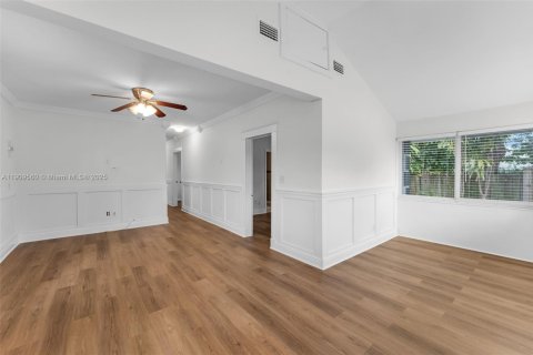 Villa ou maison à vendre à Miami, Floride: 3 chambres, 89.37 m2 № 1966340 - photo 4