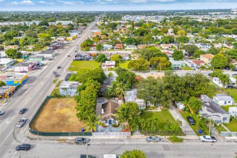 Villa ou maison à vendre à Miami, Floride: 3 chambres, 89.37 m2 № 1966340 - photo 20