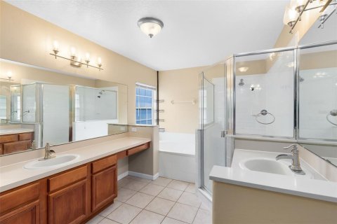 House in Orlando, Florida 4 bedrooms, 246.75 sq.m. № 1680072 - photo 18
