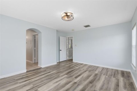 House in Orlando, Florida 4 bedrooms, 246.75 sq.m. № 1680072 - photo 17