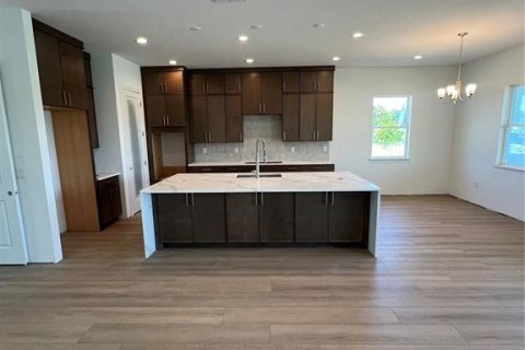Villa ou maison à vendre à Apopka, Floride: 5 chambres, 370.4 m2 № 2130930 - photo 4