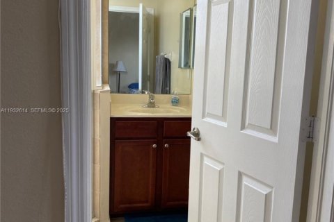 Снять в аренду коммерческую недвижимость в Майами, Флорида 179.3м2, № 1992286 - фото 13