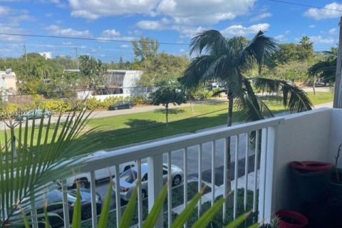 Condo in North Miami, Florida, 2 bedrooms  № 1961173 - photo 12
