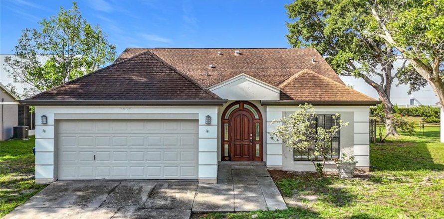 House in Bradenton, Florida 4 bedrooms, 165.18 sq.m. № 2156793
