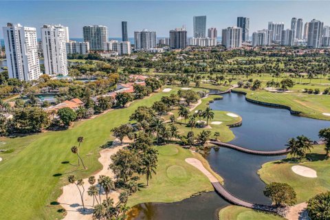 Condo in Aventura, Florida, 2 bedrooms  № 2088515 - photo 2