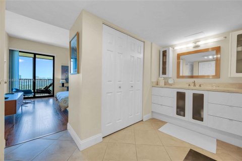 Condo in Aventura, Florida, 2 bedrooms  № 2088515 - photo 9