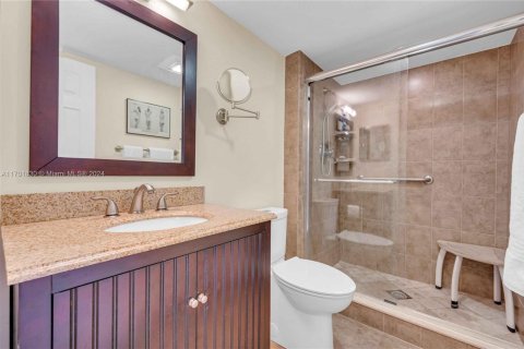 Condo in Aventura, Florida, 2 bedrooms  № 2088515 - photo 13
