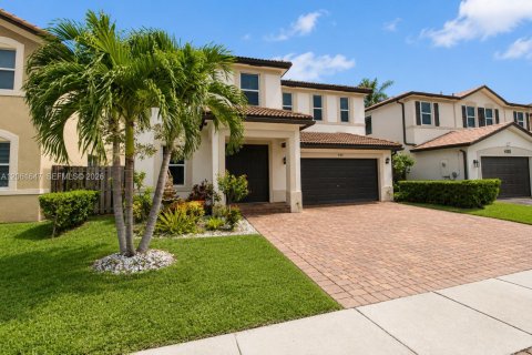 House in Homestead, Florida 6 bedrooms, 276.85 sq.m. № 2192137
