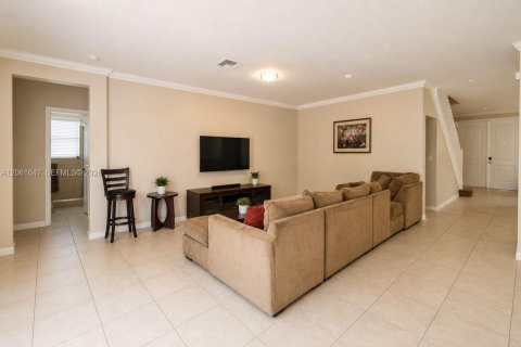 House in Homestead, Florida 6 bedrooms, 276.85 sq.m. № 2192137 - photo 6