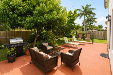 House in Homestead, Florida 6 bedrooms, 276.85 sq.m. № 2192137 - photo 24