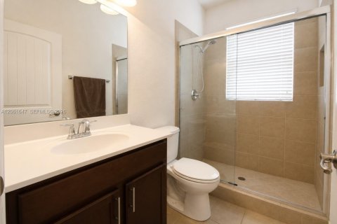 House in Homestead, Florida 6 bedrooms, 276.85 sq.m. № 2192137 - photo 16