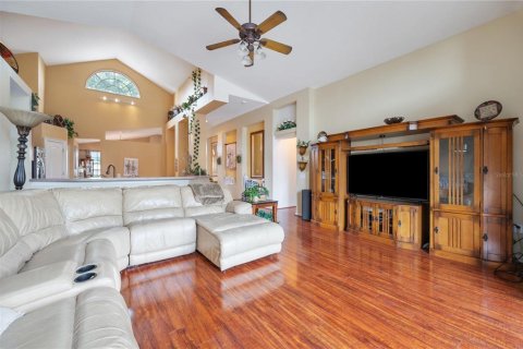 Casa en venta en Brandon, Florida, 4 dormitorios, 238.85 m2 № 2386115 - foto 6