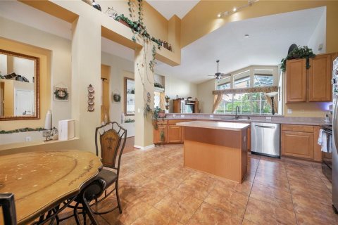 Casa en venta en Brandon, Florida, 4 dormitorios, 238.85 m2 № 2386115 - foto 14