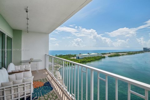 Condo à Sunny Isles Beach, Floride, 2 chambres  № 2348566