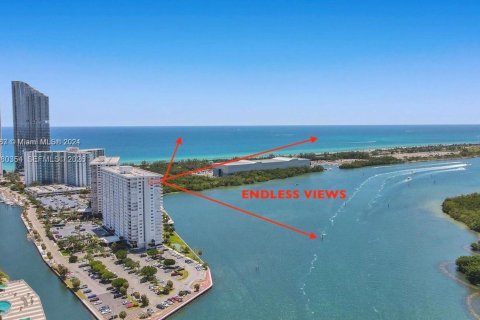 Copropriété à vendre à Sunny Isles Beach, Floride: 2 chambres, 120.31 m2 № 2348566 - photo 18