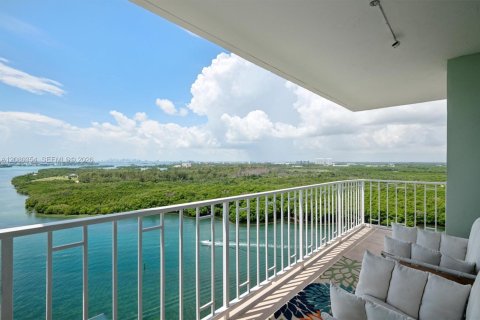Copropriété à vendre à Sunny Isles Beach, Floride: 2 chambres, 120.31 m2 № 2348566 - photo 14
