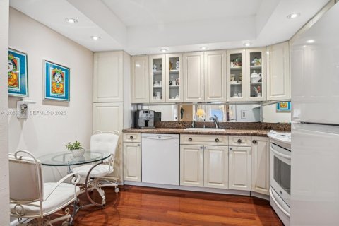 Copropriété à vendre à Sunny Isles Beach, Floride: 2 chambres, 120.31 m2 № 2348566 - photo 7