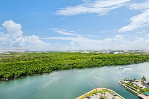Copropriété à vendre à Sunny Isles Beach, Floride: 2 chambres, 120.31 m2 № 2348566 - photo 17