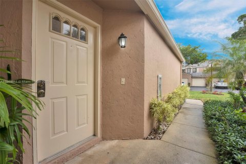 Condo in Plantation, Florida, 2 bedrooms  № 1891495 - photo 3