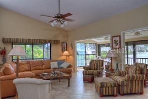 Condo in Sarasota, Florida, 3 bedrooms  № 1615553 - photo 10