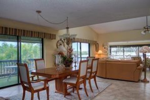Condo in Sarasota, Florida, 3 bedrooms  № 1615553 - photo 4
