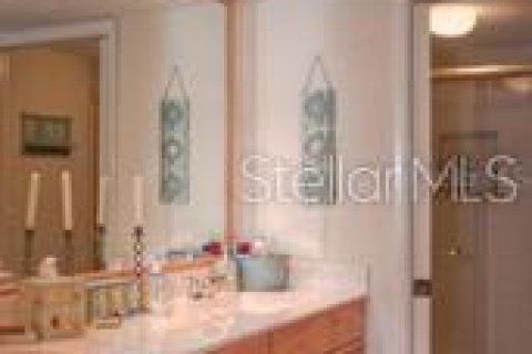 Condo in Sarasota, Florida, 3 bedrooms  № 1615553 - photo 15