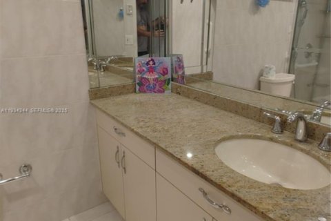 Condominio en venta en Sunny Isles Beach, Florida, 1 dormitorio, 102.56 m2 № 1992468 - foto 13