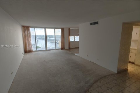 Condominio en venta en Sunny Isles Beach, Florida, 1 dormitorio, 102.56 m2 № 1992468 - foto 9