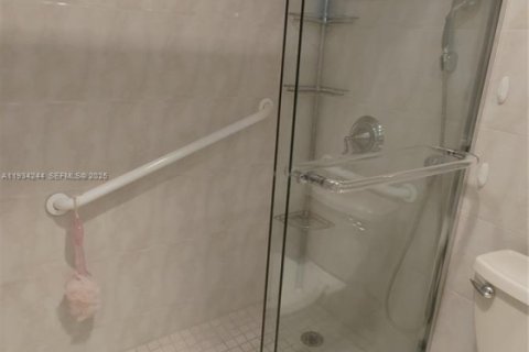 Condominio en venta en Sunny Isles Beach, Florida, 1 dormitorio, 102.56 m2 № 1992468 - foto 12