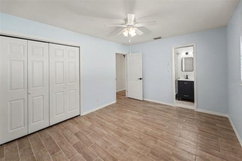 Villa ou maison à vendre à Tampa, Floride: 4 chambres, 225.01 m2 № 2398943 - photo 19
