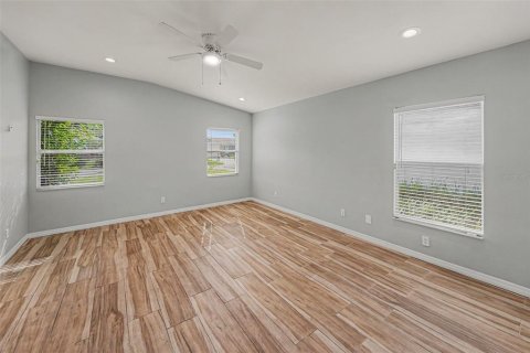 Villa ou maison à vendre à Tampa, Floride: 4 chambres, 225.01 m2 № 2398943 - photo 17