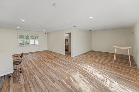 Villa ou maison à vendre à Tampa, Floride: 4 chambres, 225.01 m2 № 2398943 - photo 7