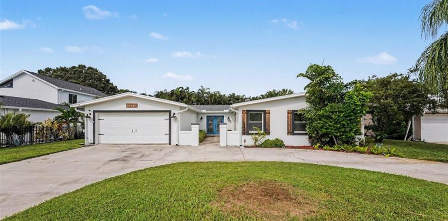 Villa ou maison à Tampa, Floride 4 chambres, 225.01 m2 № 2398943