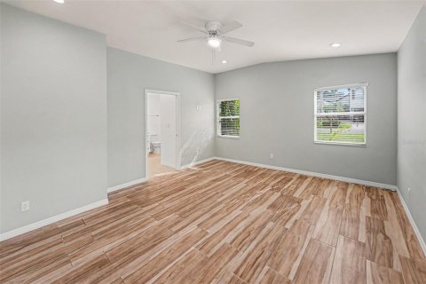 Villa ou maison à vendre à Tampa, Floride: 4 chambres, 225.01 m2 № 2398943 - photo 15