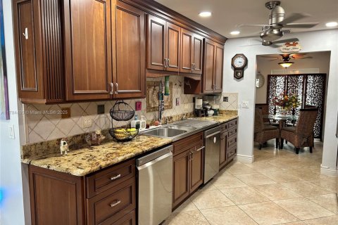 Casa en venta en Fort Myers, Florida, 3 dormitorios, 185.8 m2 № 1641422 - foto 18