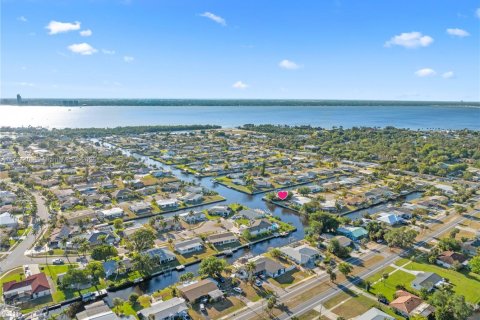 Casa en venta en Fort Myers, Florida, 3 dormitorios, 185.8 m2 № 1641422 - foto 3