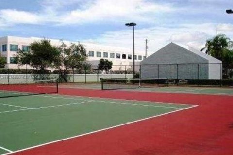 Copropriété à vendre à Oakland Park, Floride: 2 chambres, 94.76 m2 № 2152870 - photo 21