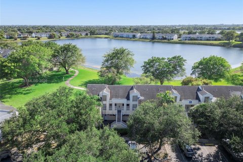 Copropriété à vendre à Oakland Park, Floride: 2 chambres, 94.76 m2 № 2152870 - photo 25