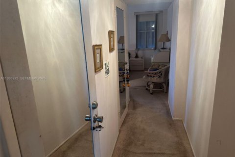 Copropriété à vendre à Miami Beach, Floride: 2 chambres, 154.87 m2 № 2027982 - photo 15