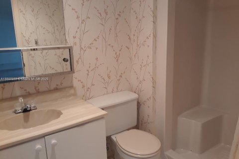 Condominio en alquiler en West Palm Beach, Florida, 2 dormitorios, 75.44 m2 № 1946102 - foto 8