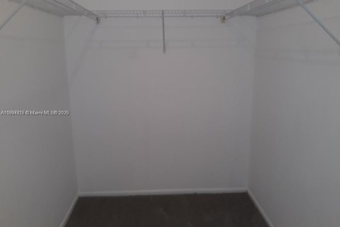 Condominio en alquiler en West Palm Beach, Florida, 2 dormitorios, 75.44 m2 № 1946102 - foto 13