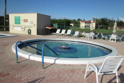 Condominio en alquiler en West Palm Beach, Florida, 2 dormitorios, 75.44 m2 № 1946102 - foto 29