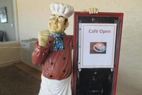 Condominio en alquiler en West Palm Beach, Florida, 2 dormitorios, 75.44 m2 № 1946102 - foto 24