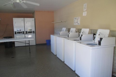 Condominio en alquiler en West Palm Beach, Florida, 2 dormitorios, 75.44 m2 № 1946102 - foto 20