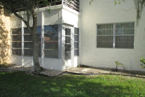 Condominio en alquiler en West Palm Beach, Florida, 2 dormitorios, 75.44 m2 № 1946102 - foto 16